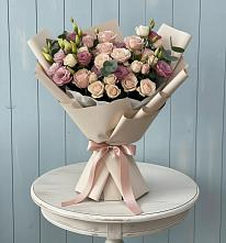 Букет цветов из:  Розы и Лизиантусы в Новониколаевской