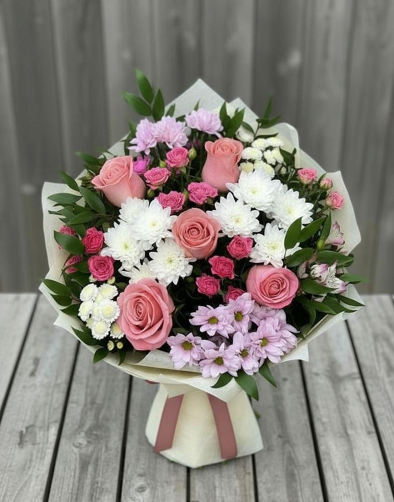 Букет цветов из: Альстромерии, Гвоздики, Розы и Хризантемы в Новониколаевской