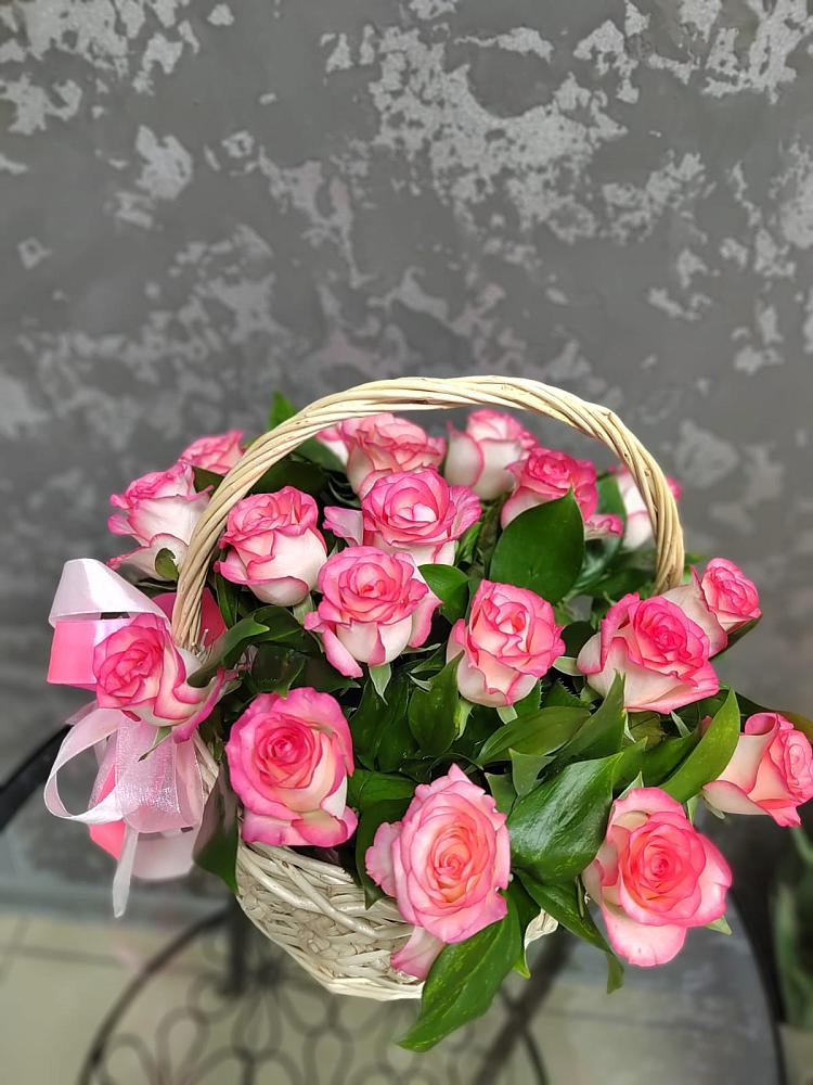 Цветочная композиция из Розы в корзине в Новониколаевской