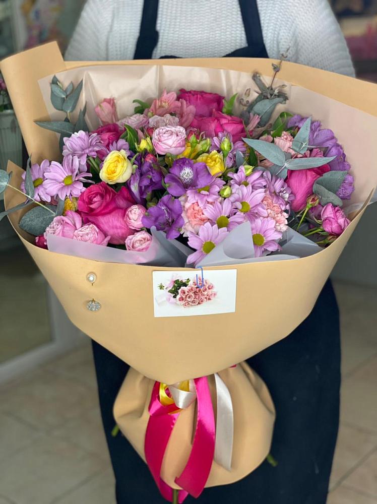 Букет цветов из: Хризантемы, Гвоздики и Альстромерии в Новониколаевской