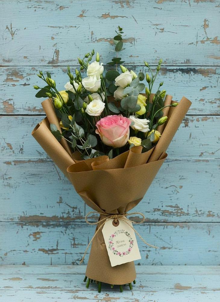 Букет цветов из: Розы и Лизиантусы в Новониколаевской