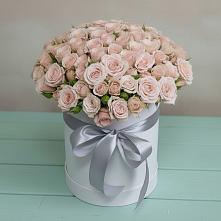 Цветочная композиция из Розы в шляпной коробке в Новониколаевской