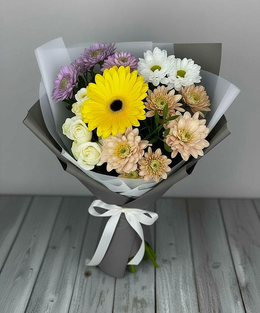 Букет цветов из: Розы, Герберы и Хризантемы в Новониколаевской