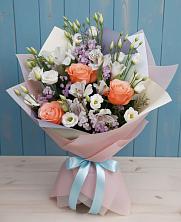 Букет цветов из:  Лизиантусы, Розы, Альстромерии и Гипсофила в Новониколаевской