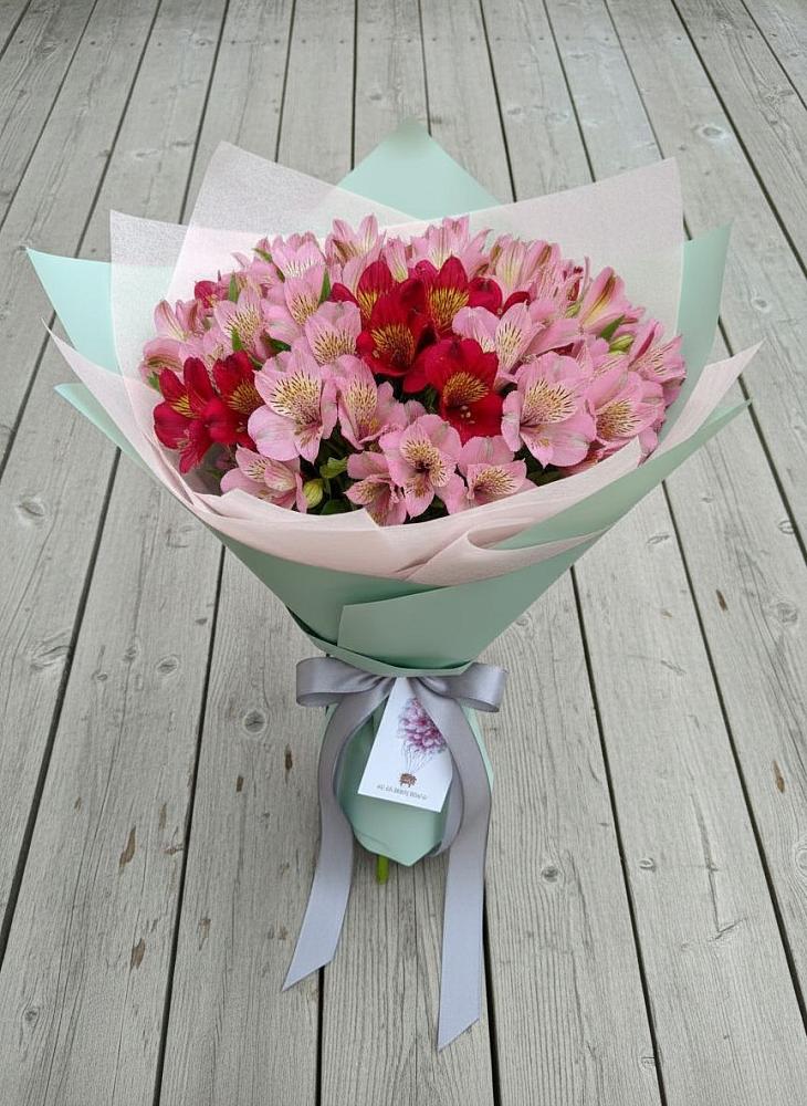 Букет цветов из: Альстромерии в Новониколаевской