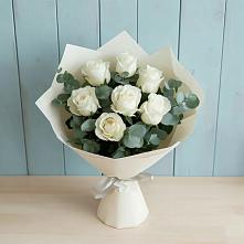 Букет Белые розы в Эвкалипте в Новониколаевской