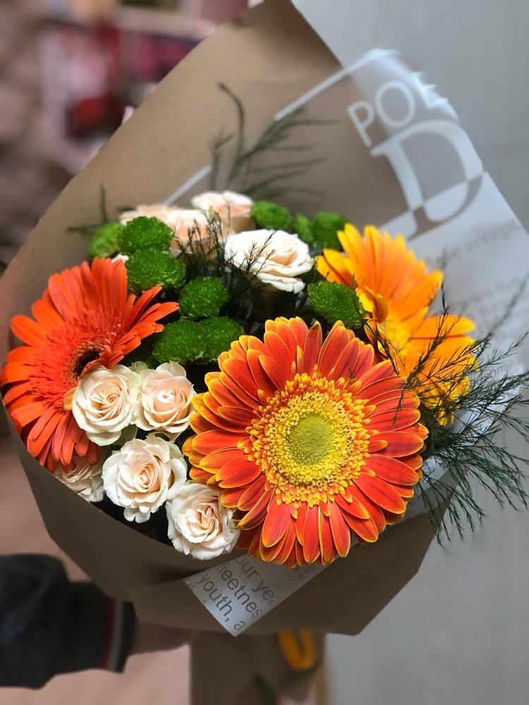 Букет цветов из: Герберы, Хризантемы и Розы в Новониколаевской