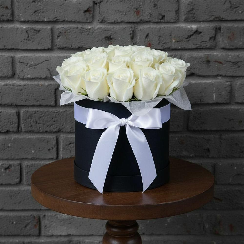 Цветочная композиция из Розы в шляпной коробке в Новониколаевской