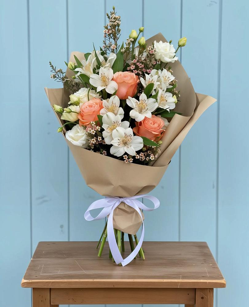 Букет цветов из: Альстромерии, Лизиантусы, Розы и Хризантемы в Новониколаевской