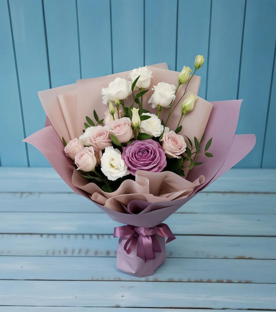 Букет цветов из: Розы и Лизиантусы в Новониколаевской